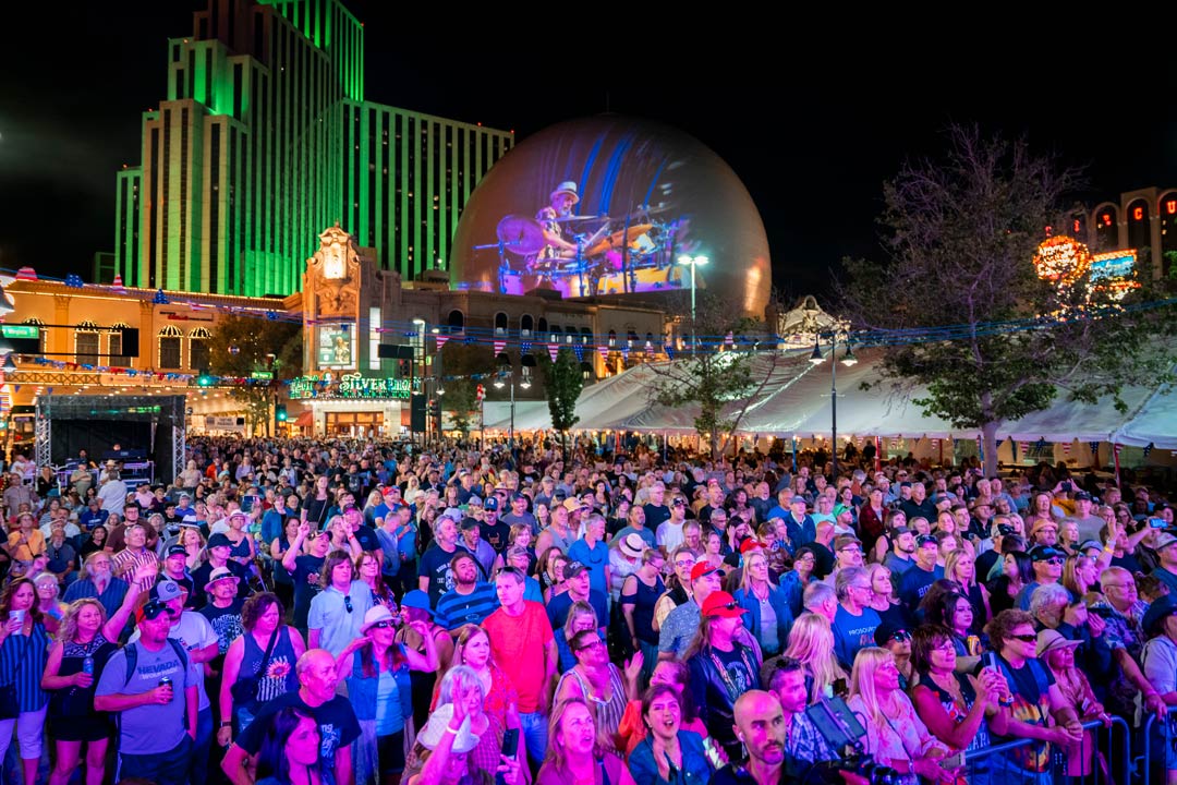 The crowd during the Chicago concert at The Row